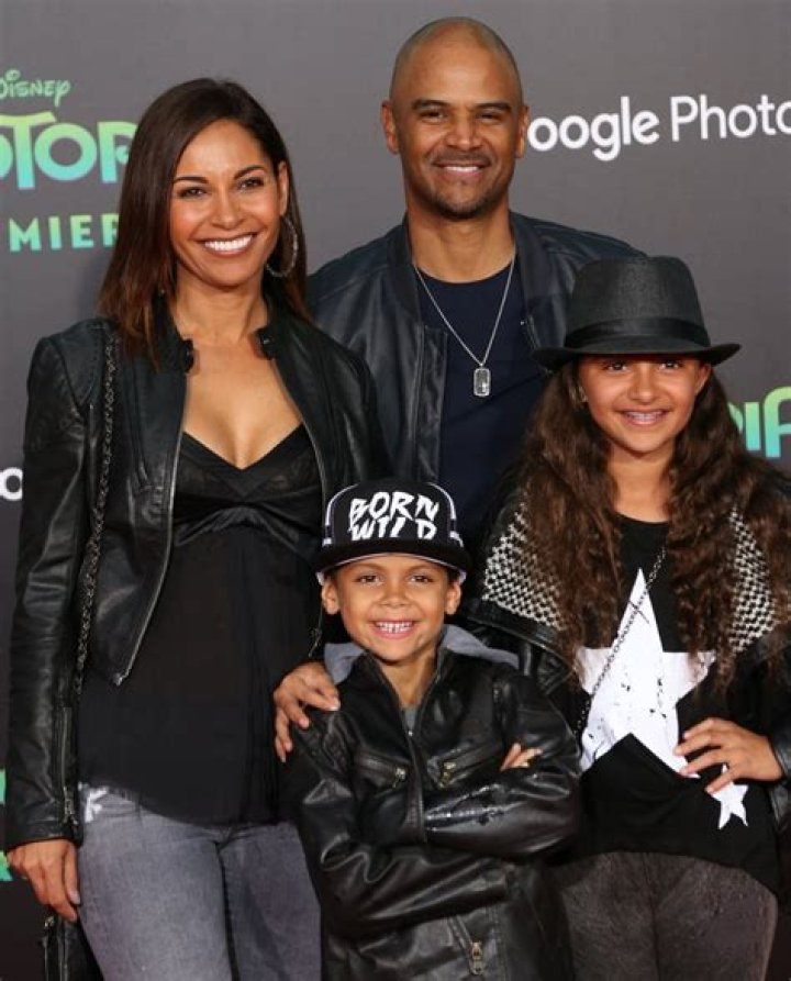 Dondre Whitfield – Wife, Parents & Net Worth