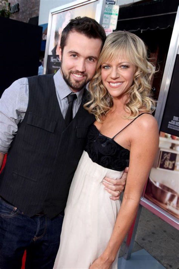 Katie McElhenney – Rob McElhenney’s Sister Is An Author