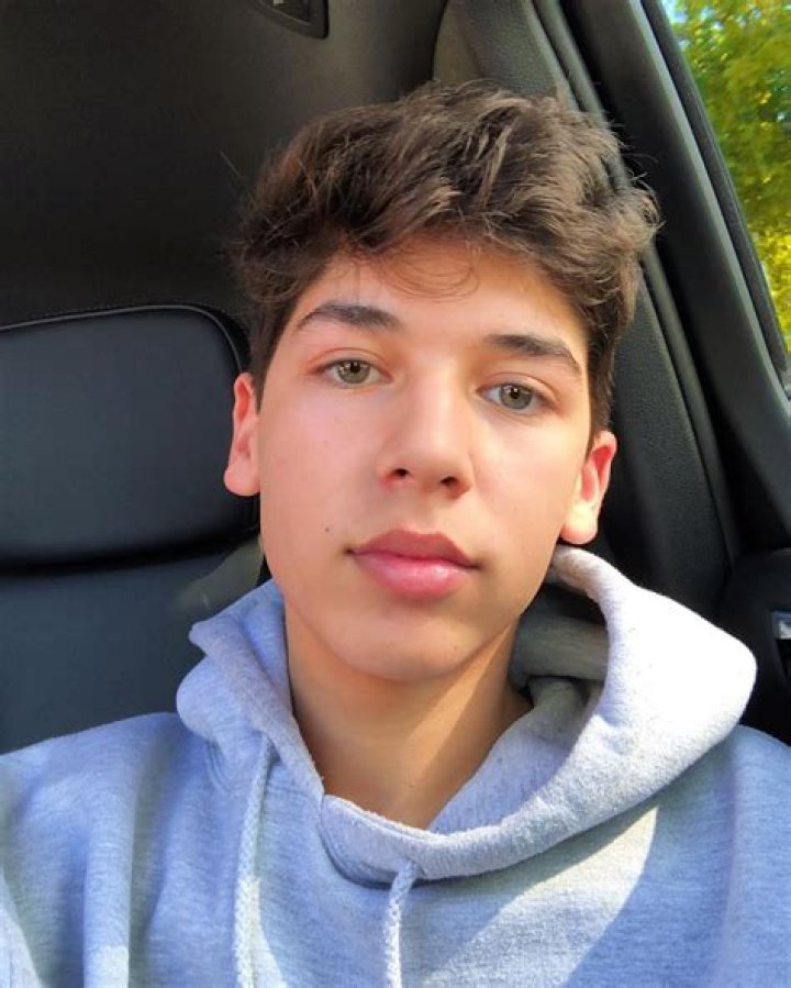 Mario Selman Biography; Age, Ethnicity, Merch, Sister And YouTube