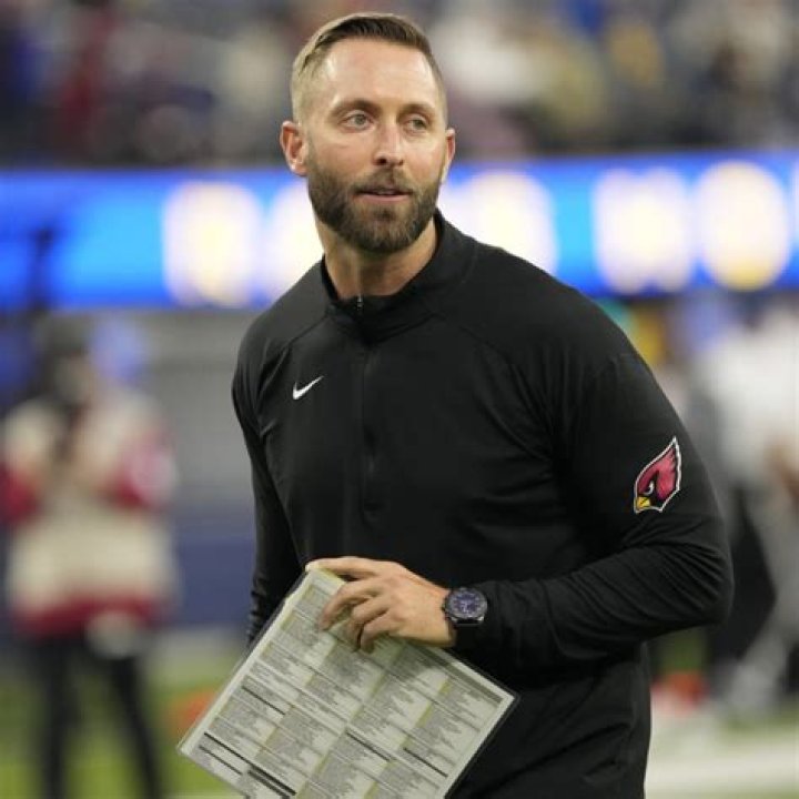 Mike Vrabel Teams Coached, Salary, Net Worth, Draft, And Weight Of The American Football Coach