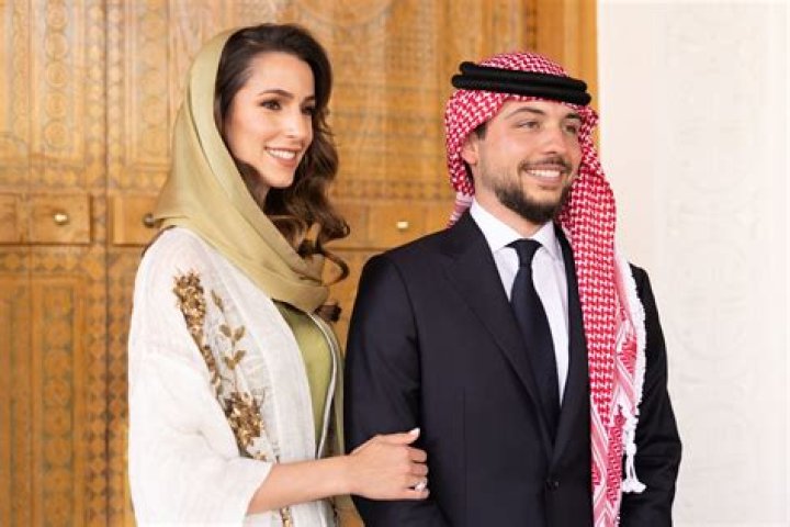 Sawsan Badr Husband – Is She Married? Meet Finding Ola Cast On Instagram